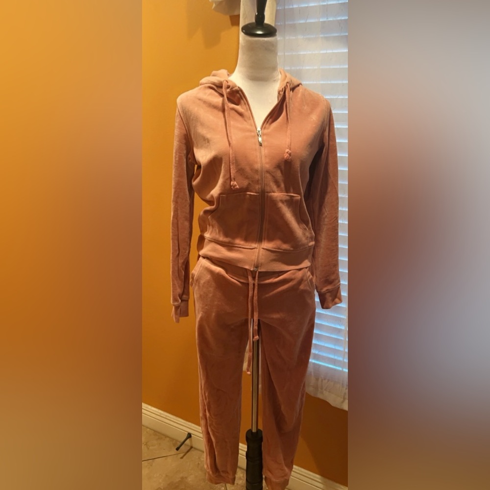 Women’s Set Of Blush Rose Jogging Suit Lounge Activewear Sweats Size Small